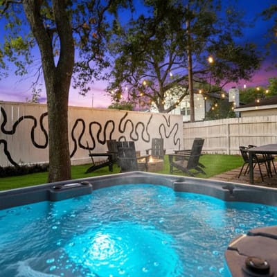 Spa&Hot Tub|BBQ |Firepit| Gameroom|Western Boots.