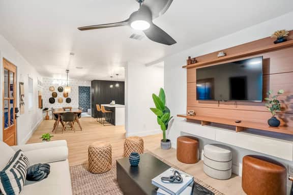 Beautiful Home by Houston Rodeo & Med Cntr with Great Backyard